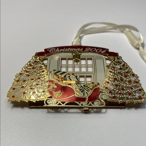 2004 White House Historical Association Christmas Ornament - Picture 2 of 8